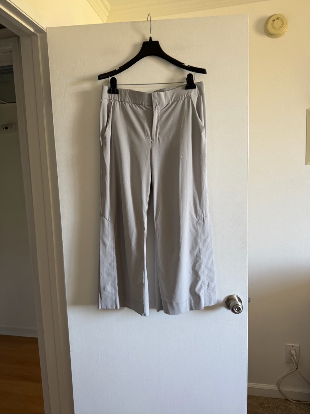 Athleta Tribeca Crop Pant Tern Gray Commuting Stretch Comfort Travel size 8 EUC - Picture 5 of 13